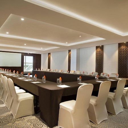 โฟร์ พอยทส์ บาย เชอราตัน มาคัสซาร์ Hotel มากาซาร์ ภายนอก รูปภาพ