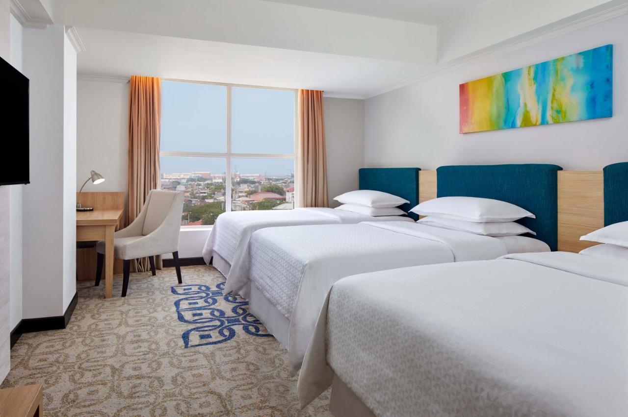 โฟร์ พอยทส์ บาย เชอราตัน มาคัสซาร์ Hotel มากาซาร์ ภายนอก รูปภาพ