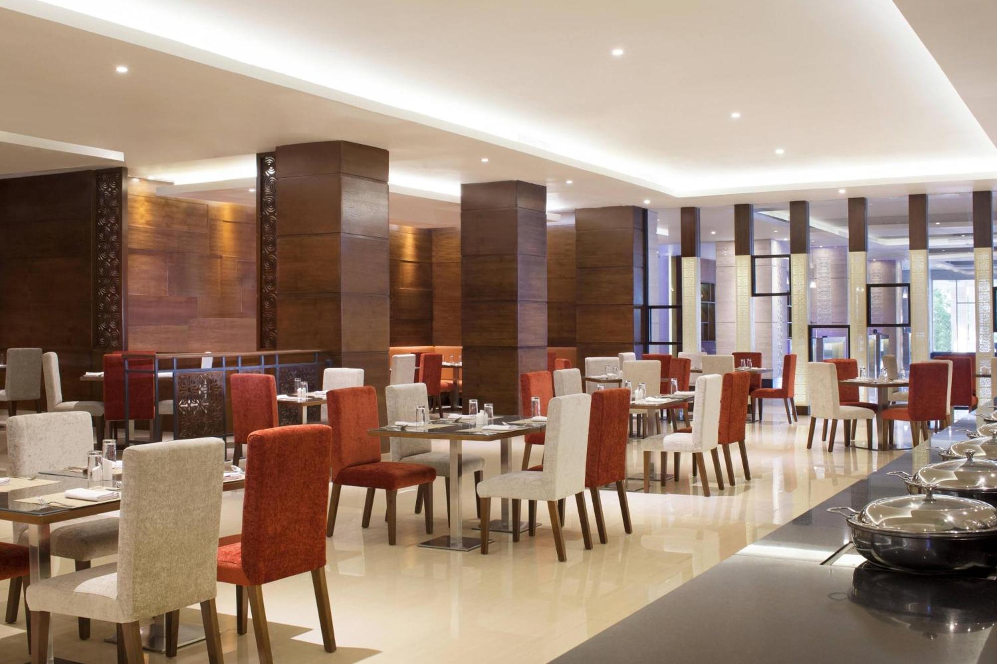 โฟร์ พอยทส์ บาย เชอราตัน มาคัสซาร์ Hotel มากาซาร์ ภายนอก รูปภาพ